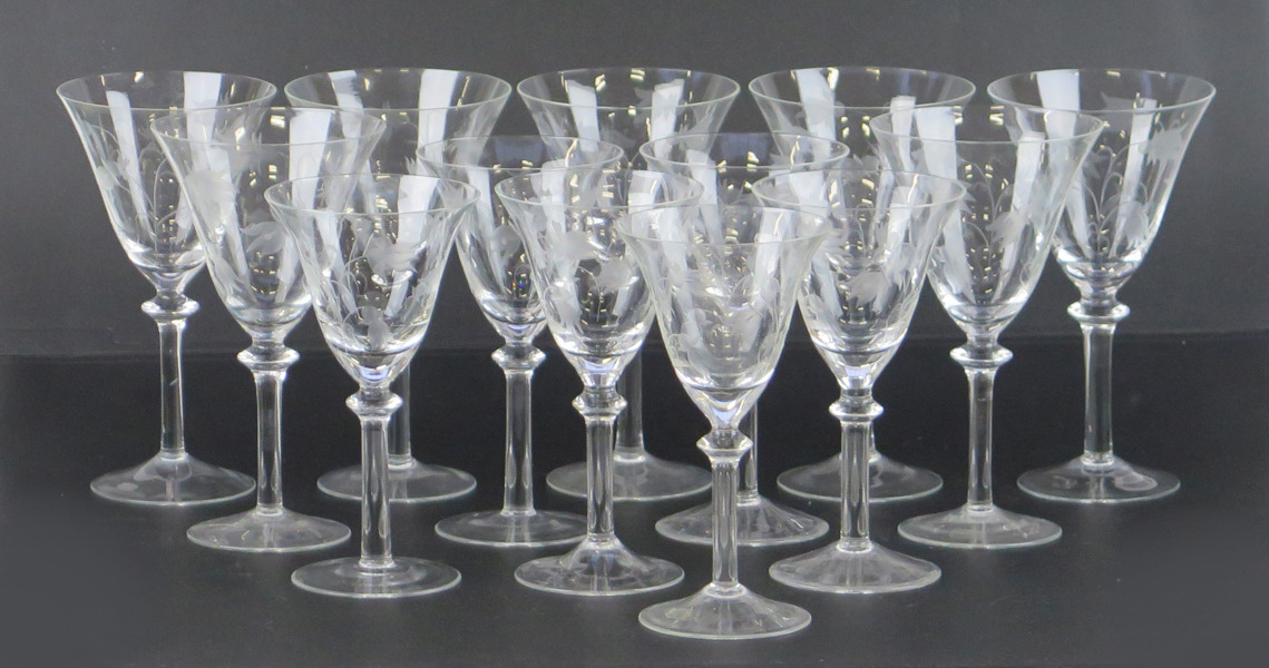 Okänd designer för Duka, glasservisdelar, munblåst glas med handslipad dekor, "Blåklocka", 13 delar, höjd 17 - 18 cm_36547a_8dc2e3eb641fdc7_lg.jpeg