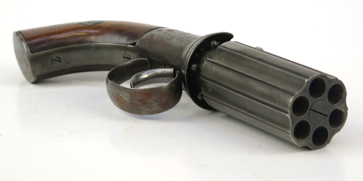 Slaglåsrevolver, så kallad Pepperbox, 6-pipig, stämplad Durs Egg London 1840-tal, 6-pipig, längd 21 cm