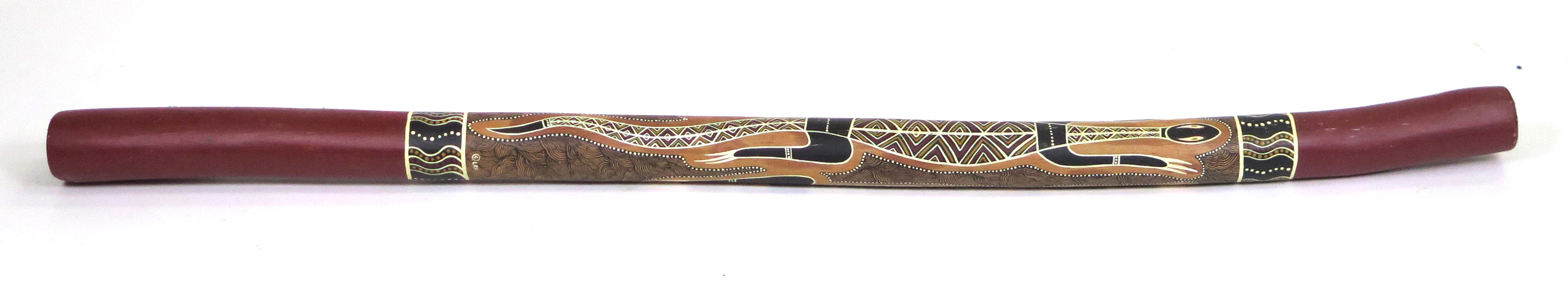 Didgeridoo, dekor av ödlor mm, Aboriginal, Australien, 1900-talets 2 hälft, längd 158 cm