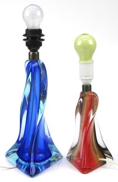 Bordslampor, 2 st, glas, klar samt orange resp blå glasmassa, högsta höjd 30 cm, säljes till förmån för Kattfotens Katthem_37856a_8dc4f3837a64d1c_lg.jpeg