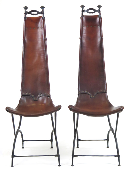 Thevenin, Sido & Francois, tronstolar, 1 par, svärtat smide med brun läderklädsel, omkring 1970, hög, trapetsformad rygg, brännmärkta SFT, h 131 cm_38134a_lg.jpeg