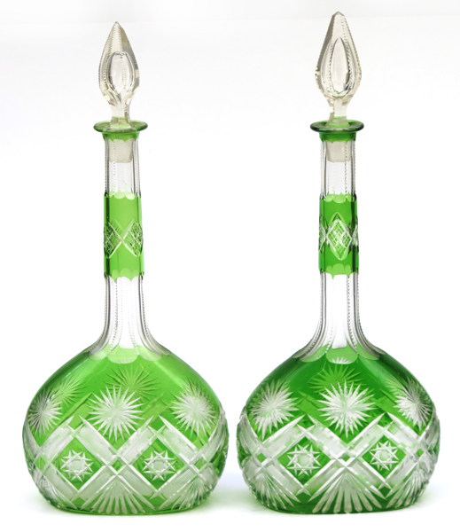 Karaffer med propp, 1 par, glas, möjligen Baccarat, dekor i slipat grönt överfång, höjd 42 cm_38218a_8dc5ec868ac732c_lg.jpeg