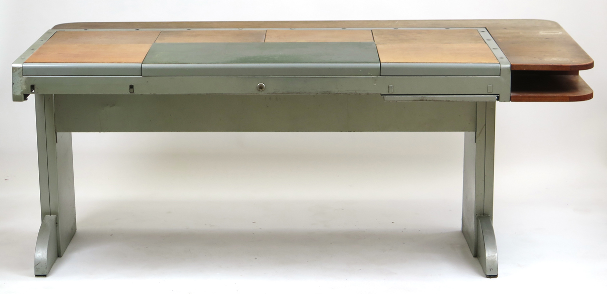 Okänd designer, arbetsbord, trä och lackerad metall, längd 189 cm_38328a_8dc6072ae64bbfe_lg.jpeg