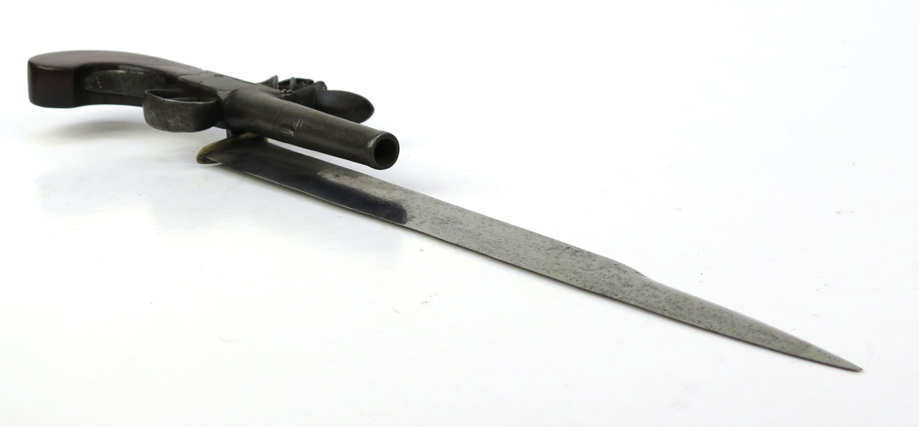 Knivpistol med flintlås, stål med valnötskolv, 1800-talets 1 hälft,  längd 44 cm_38436a_lg.jpeg