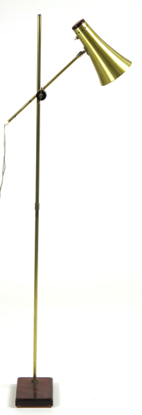 Okänd designer för Vitrika, golvlampa, mässing och bärnstensfärgat glas, justerbar, höjd 143 cm_38495a_lg.jpeg
