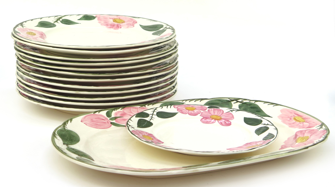 Okänd designer för Villeroy & Boch, matservisdelar, porslin, "Wild rose", 14 delar