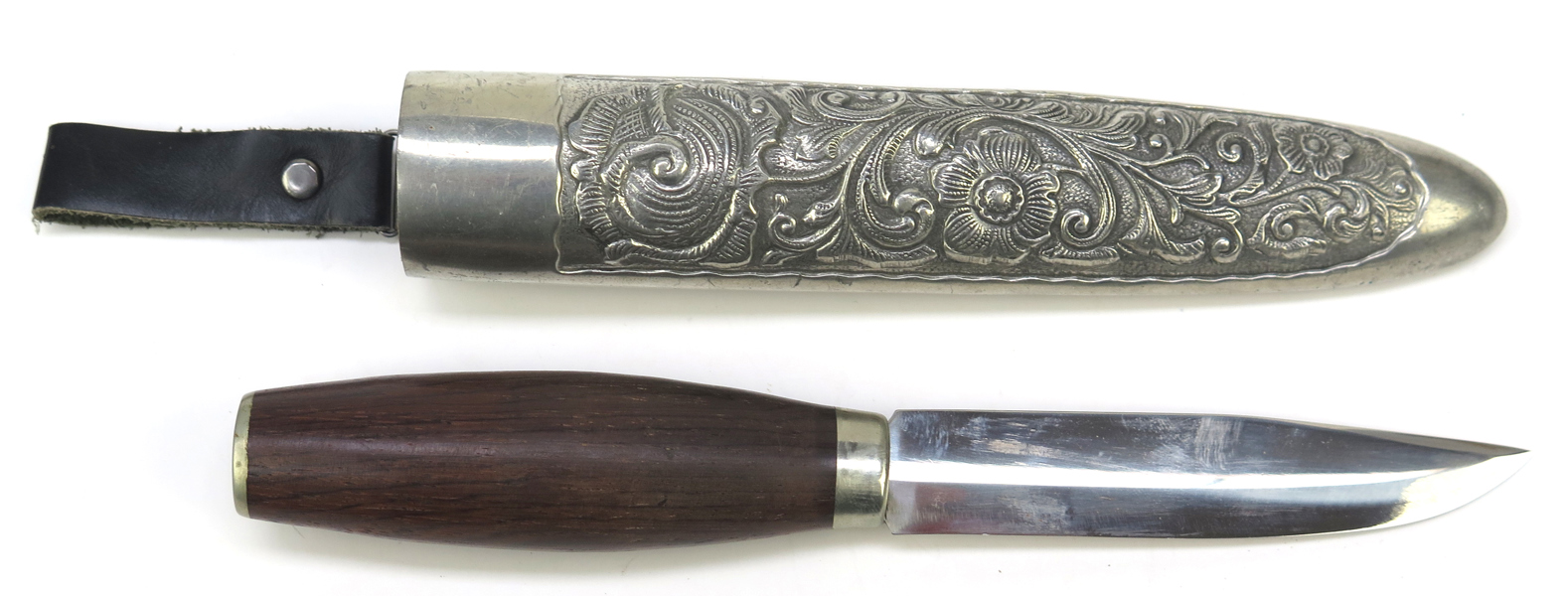 Kniv i tennbalja, palisander och rostfritt stål, Helle, Norge, 1900-talets 2 hälft, total l 23 cm