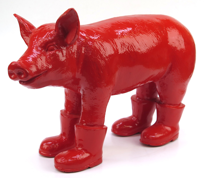 Sweetlove, William, skulptur, "Cloned pig with red boots", plast och glasfiber, signerad och numrerad 44/100, längd 42 cm