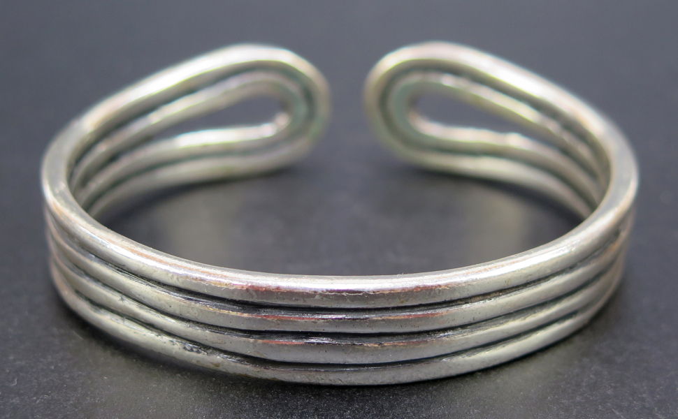 Okänd dansk designer, armring, sterlingsilver, vikingastil, otydligt signerad, vikt 80 gram