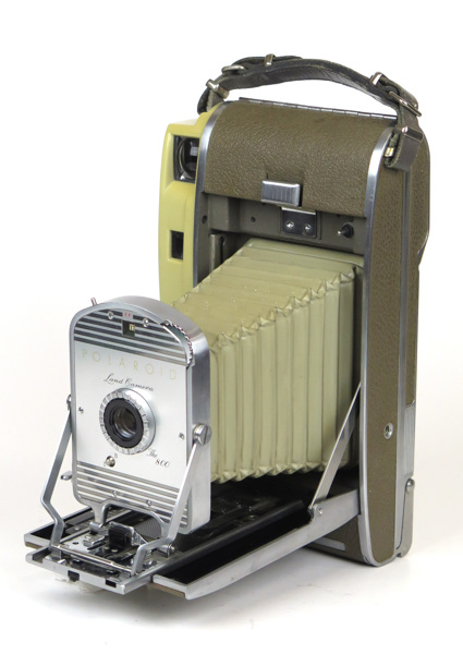 Polaroidkamera, modell 800 "The (800",  tillverkad 1957–1962,_4170a_8d88193b887c7d6_lg.jpeg