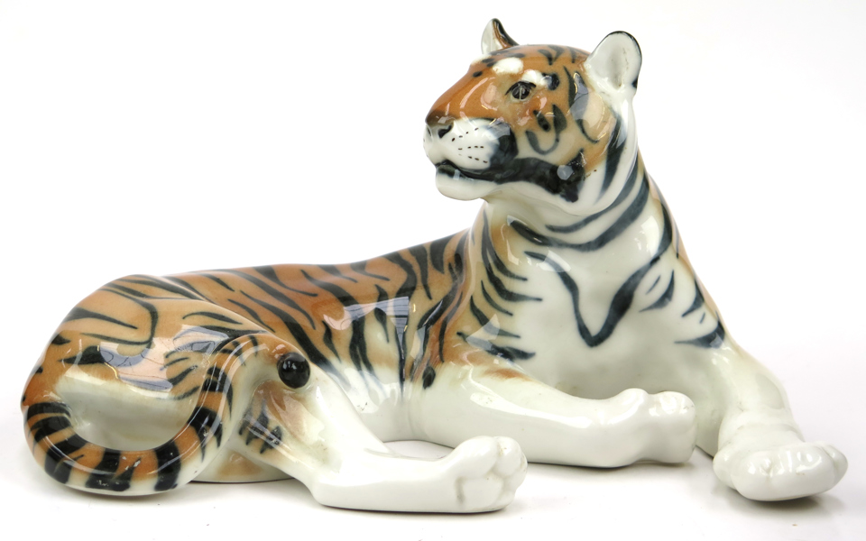 Figurin, porslin, Lomonosov, 1900-talets 2 hälft, tiger, polykrom underglasyrdekor, l 30 cm