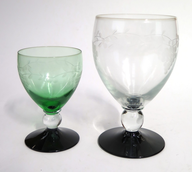 Okänd designer för Holmegaard, glasservis, 27 delar, Taasinge, design 1942, 13 röd- och 14 vitvinsglas, h 9,5 - 14 cm