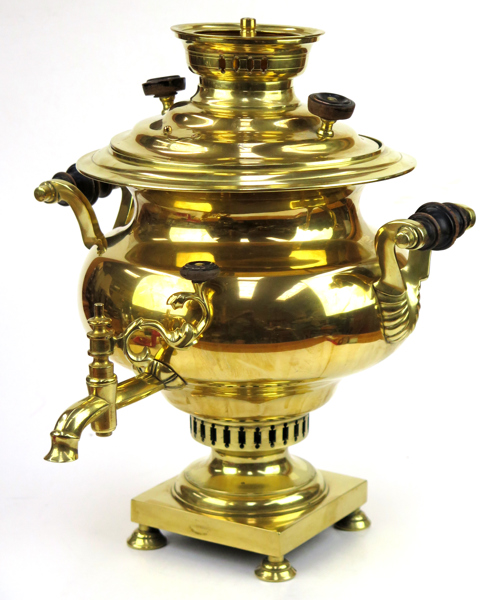 Samovar, mässing med trähandtag, Thula, Ryssland, 1800-talets 2 hälft, höjd 38 cm