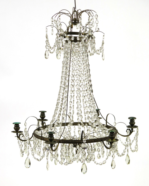 Taklampa för 6 ljus, mässing och prismor, gustaviansk stil, 1900-talets 1 hälft, höjd 80 cm