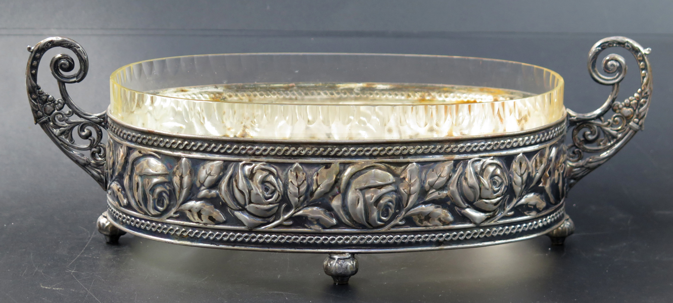 Jardinière, nysilver, med glasinsats, 1900-talets början, l 36 cm