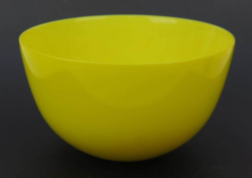 Palmquist, Sven för Orrefors, skål, gul, centrifugerad glasmassa, "Colora",  design 1953, gjuten signatur, dia 22 cm