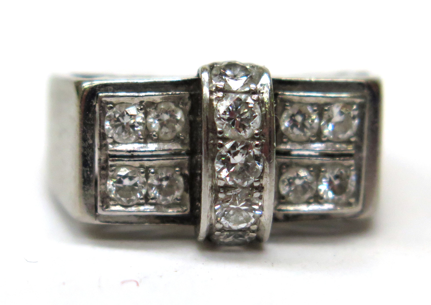 Ring, 18 karat vitguld med 13 briljantslipade diamanter _445a_8d816d97df8745d_lg.jpeg