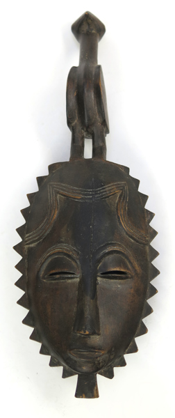 Mask, skuret trä, så kallad Kpelie, Senufor, Elfenbenskusten, 1900-talets 2 hälft, höjd 45 cm