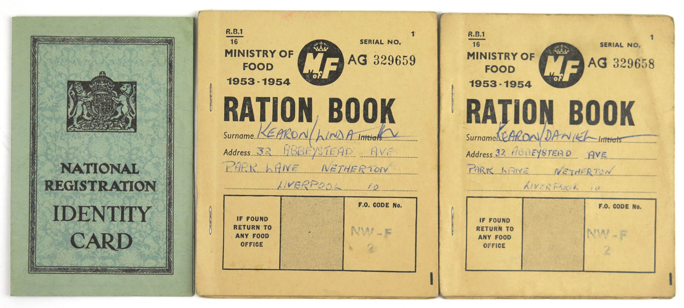 Ransoneringsböcker, 2 st samt identitetskort, England, 1950-tal, _4484a_8d88c7d1967cf49_lg.jpeg