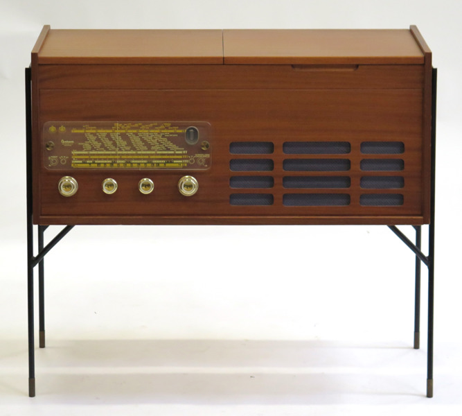 Radiogrammofon, teak med lackerat metallunderrede, Centrum, AB Gylling & Co, 1950-60-tal, b 82 cm