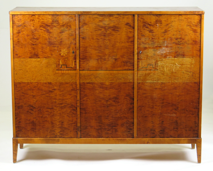 Okänd designer, sideboard/skåp, ljus björk med intarsia, Swedish Grace, 1900-talets 1 hälft, längd 161 cm, fuktskada