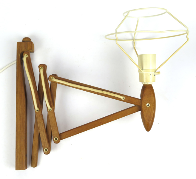 Hansen, Erik för Le Klint, vägglampa, teak, sk saxlampa, design 1952, stämpelsignerad, h 31 cm