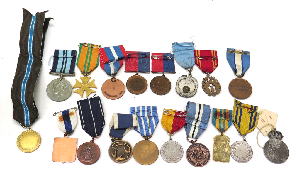 Parti medaljer, mestadels militära, _453a_8d816dcb147de98_lg.jpeg