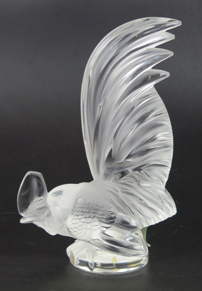 Lalique, René, efter honom, kylarprydnad/skulptur, delvis frostad kristall, "Coq Nain", signerad Lalique France, höjd 21 cm