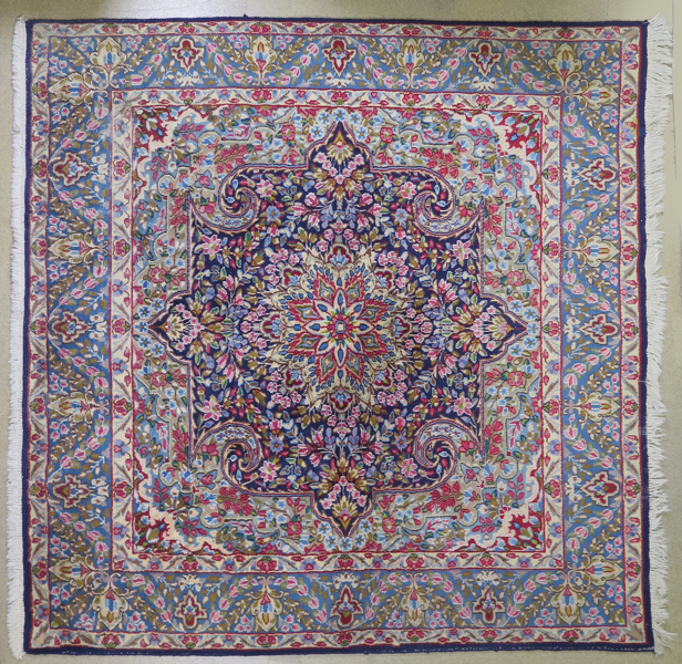 Matta, old/semiantik Kirman, 195 x 195 cm, visst slitage