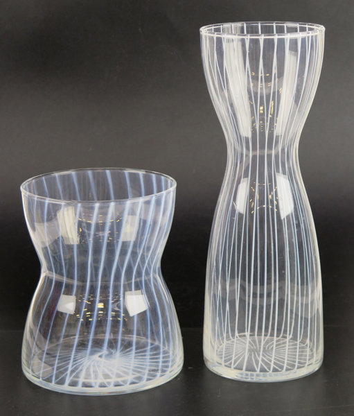 Backström, Monica för Kosta Boda, vaser, glas, 2 st, "Stretch", design 2003, signerade, höjd 19-33 cm