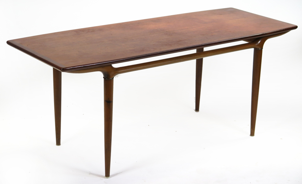 Skogh, Svante för Säffle Möbelfabrik, soffbord, teak, "Cortina", l 133 cm