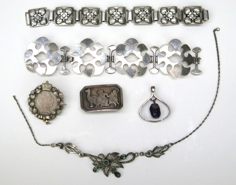 Parti smycken, silver, delvis med stenar, total vikt 115 gram, armband med släppt lödning