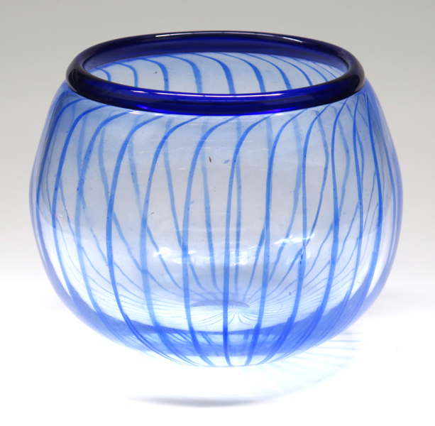 Engman, Kjell för Kosta Boda, skål, glas, dekor av blå ränder, signerad och numrerad 59112, dia 21 cm