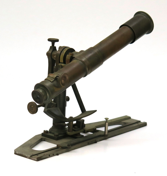 Avvägningsinstrument, mässing, Carlsson & Österberg, Göteborg, 1900-talets 1 hälft, l 31 cm, siktmärken saknas
