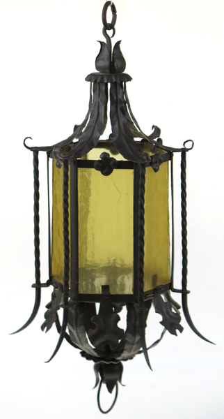 Okänd designer, takampel, smide med ljusgult glas, 1910-20-tal, total h 55 cm