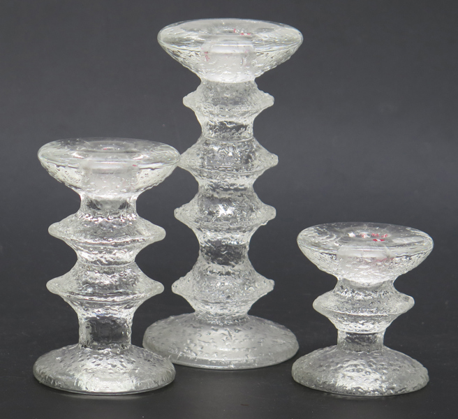 Sarpaneva, Timo för Iittala, ljusstakar, 3 st, gjutet glas, Festivo, design 1966, signerade, höjd 8 - 18 cm