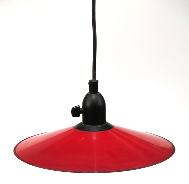 Okänd designer för Gnosjö Konstsmide, taklampa, emaljerad metall och plast, modell 4070, etikettsignerad, dia 26 cm, säljes till förmån för Kattfotens Katthem