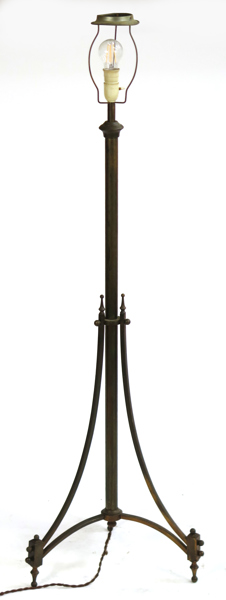 Golvlampa, mässing, 1900-talets början, justerbar höjd, möjligen ursprungligt fotogenlampa