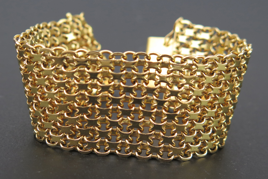 Armband, 18 karat rödguld, stämplad AB Brofod Falköping 1965, l 19 cm, vikt 64 gram