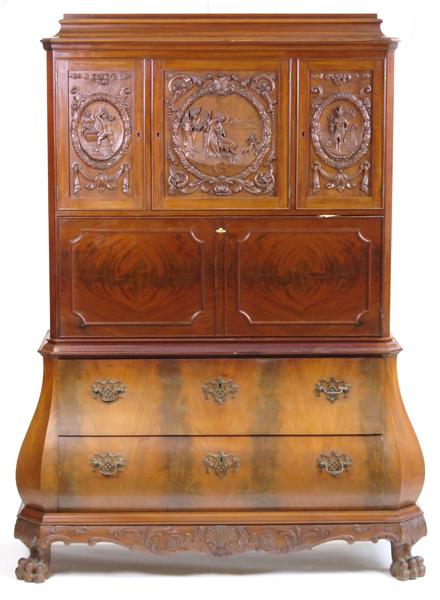 Sekretär, mahogny, holländsk rokokostil, 1920-tal, underdel med 2 lådor, överdel med 3 dörrar samt nedfällbar skrivklaff bakom vilken små lådor och rum, h 172 cm