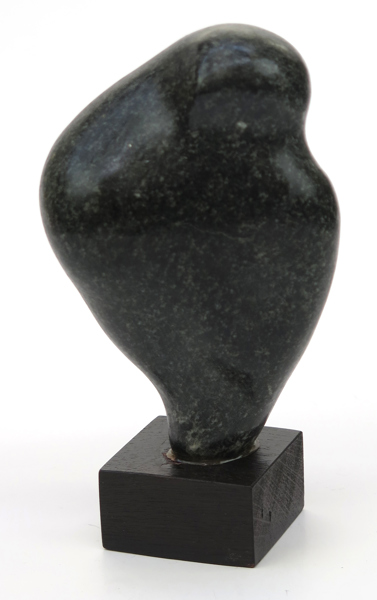 Stojkov, Boris, skulptur, sten på sockel av trä, signerad och daterad 1978, höjd inkl sockel 17 cm