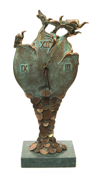 Kruft, Gilbert, skulptur/bordsur, delvis patinerad brons på grön marmorsockel, "Il Tempo", numrerad 56/500, gjutarstämpel Venturi Arte Cera Persa, Made in Italy, h 42 cm