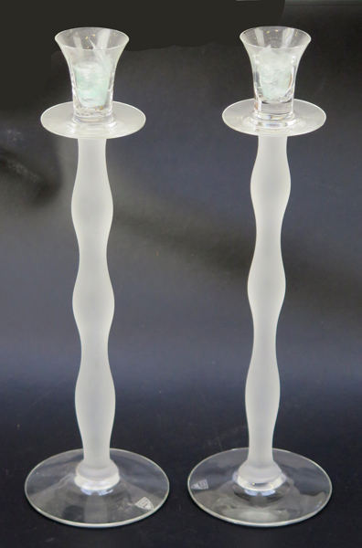 Nilsson, Anne för Orrefors, ljusstakar, 2 st, delvis vit glasmassa, "Celeste", design 1992, höjd 37 cm