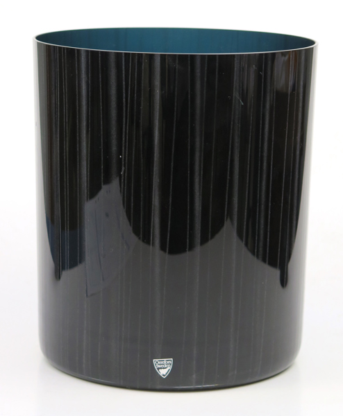 Råman, Ingegerd för Orrefors, vas, svart glasmassa, "Slowfox", design 2002, etsad signatur, h 23 cm