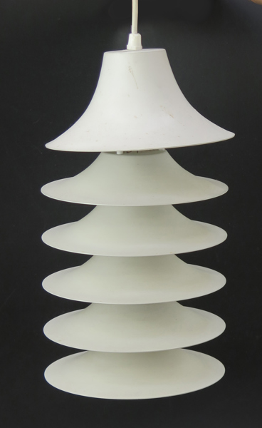 Gammelgaard, Jörgen för Pandul, taklampa, vitlackerad metall, "Tip-top", design 1972, höjd 35 cm