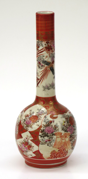 Vas, flintgods, Satsuma, Japan, 1900-talets början, oidentifierad signatur, höjd 31 cm