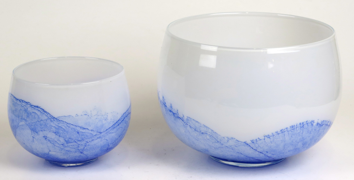 Inoue, Mitsuo för Holmegaard, vaser 2 st, glas, 'Jasmin', dekor i blått, _5396a_8d8a1d347ea31b0_lg.jpeg
