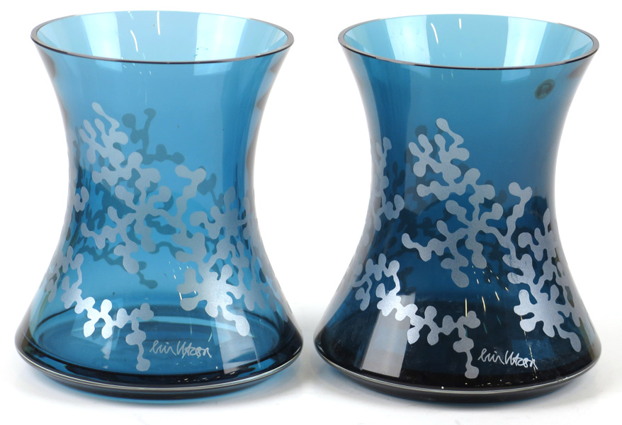 Utzon, Linn för Rosendal, vaser, 1 par, blå glasmassa med målad silverdekor, Tanne, _5809a_lg.jpeg