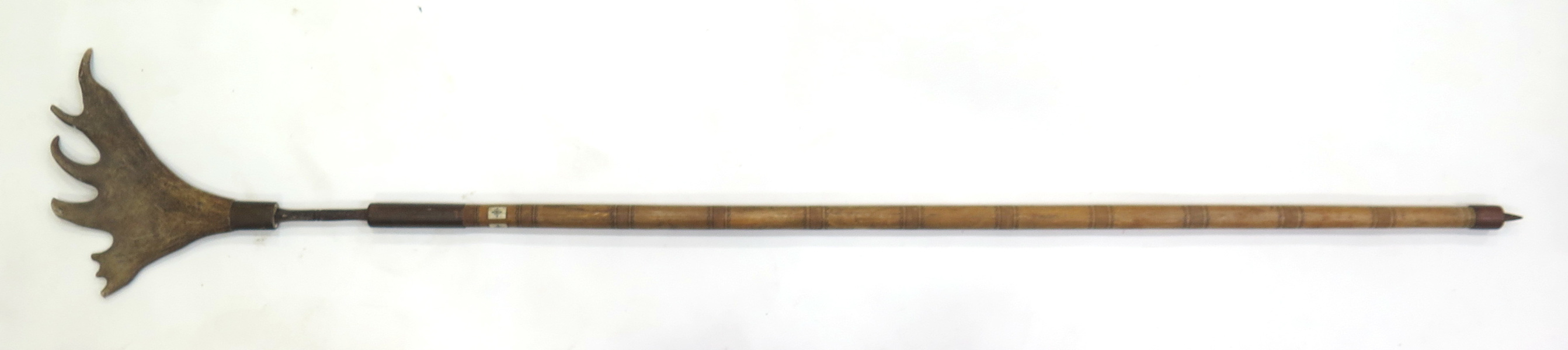 Björnspjut, trä, smide och renhorn, 1900-talets mitt, _6089a_8d8c2c61d1abaaf_lg.jpeg