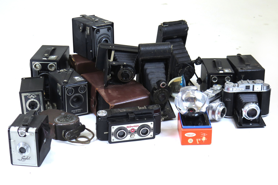 Stort parti kameror mm, bl a Kortex Stereo-Kamera och ell & Howell Filmo Double Run Eight Model 134-G Cine Camera,_6152a_8d8c2ff3339f14e_lg.jpeg